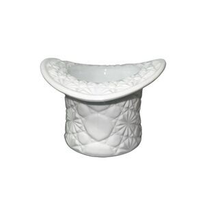 Fenton Milk Glass Top Hat Daisy & Button Pattern Vintage 3.25" tall